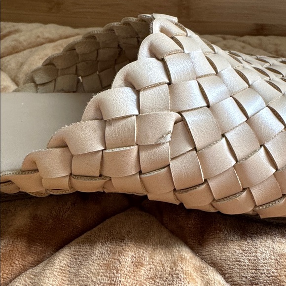 Elegant Cream Woven Mules - Picture 7 of 7